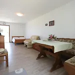 Secluded House With A Parking Space Cove Mikavica, - 22367 펜션 *