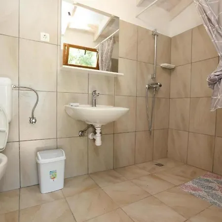 Secluded House With A Parking Space Cove Mikavica, - 22367 *