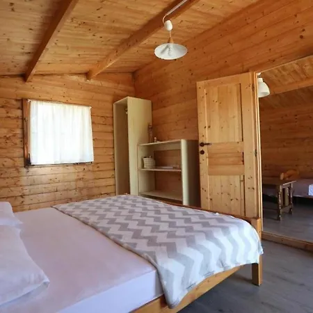 Secluded House With A Parking Space Cove Mikavica, - 22367 * Žirje