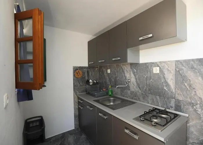 Vakantiehuis Secluded House With A Parking Space Cove Mikavica, - 22367 *