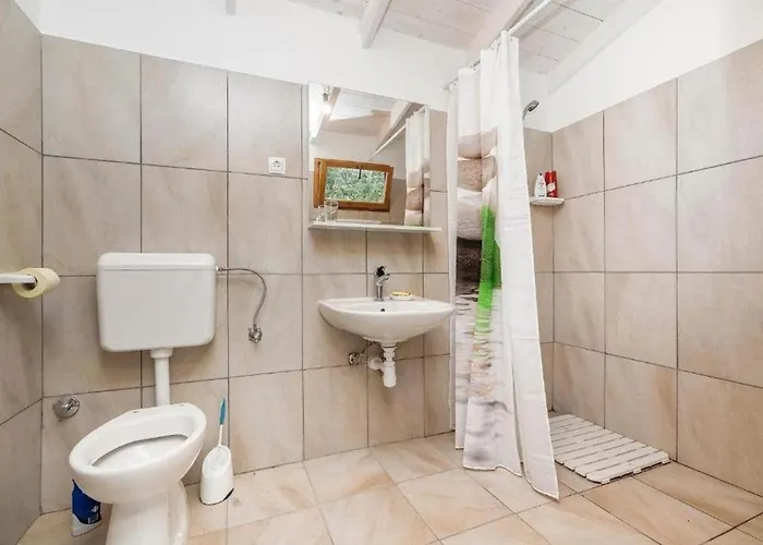 Secluded House With A Parking Space Cove Mikavica, - 22367 Žirje