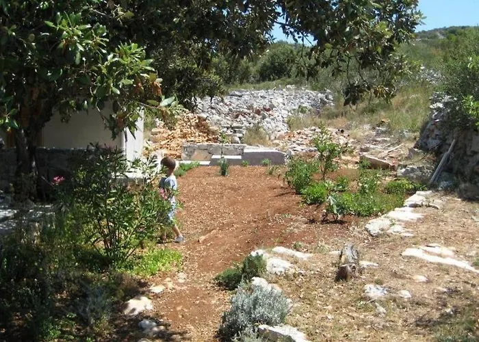 Secluded House With A Parking Space Cove Mikavica, - 22367 *